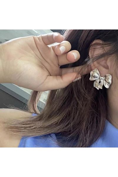 CHARMLUCKY Mini Bow Earrings