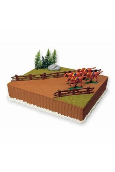 Pastaland Horse Racing Themed Model Cake Ornament