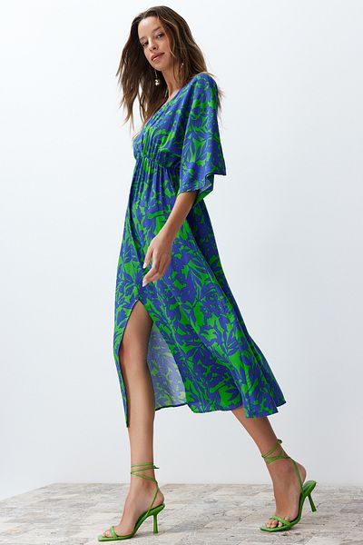 Trendyol Collection Modrý květinový potisk A-line dvouřadý límec Midi Woven Dress TWOSS24EL00913