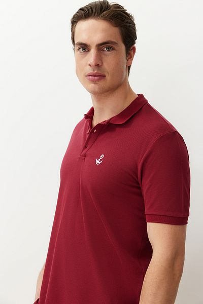 Trendyol Collection Tričko Claret Red Embroidered Polo Collar – 100% bavlna, pravidelný střih TMNSS23PO00031