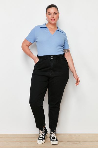 Trendyol Curve Anthrazitfarbene Mom-Jeans mit hoher Taille und elastischem Bund TBBSS22JE00009