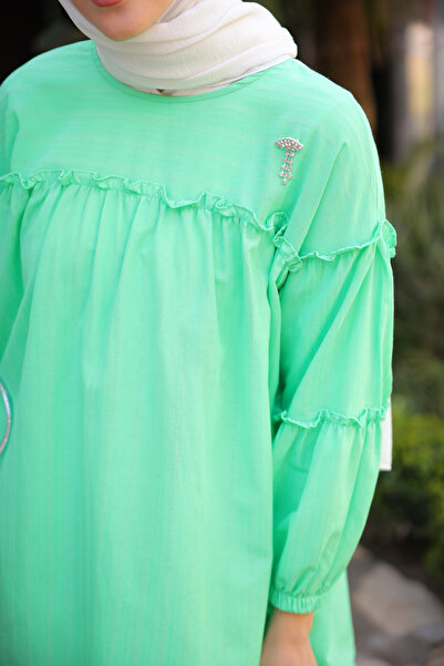 benguen 61647 Frilly Shirt with Brooch Detail Green