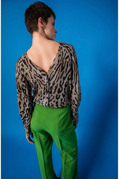 KAMEYA Leopard Patterned Low-Cut Blouse