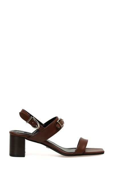 Nine West HERMOSA2 4FX - صندل نسائي بكعب أسمر