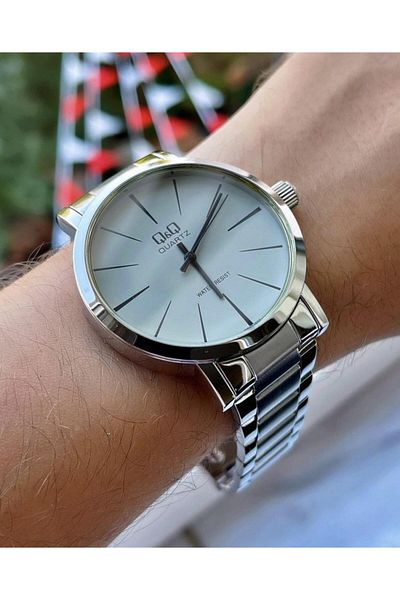 Q&Q Men's Metal Band Wristwatch