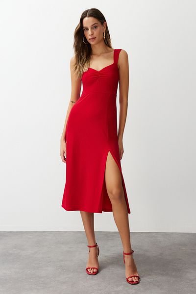 Trendyol Collection Roter schlichter Herzkragen mit gerafftem Riemen TWOSS24EL00412