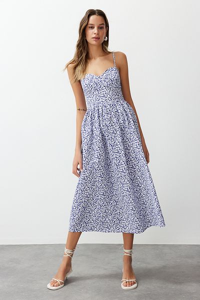 Trendyol Collection Modré květinové vzorované A-line Sweetheart Maxi popelínové tkané šaty TWOSS24EL00700