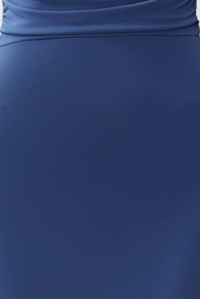 Trendyol Collection Rochie tip creion midi tricotată flexibilă cu guler Degaje Indigo TWOSS24EL00588