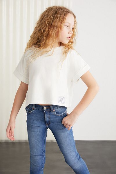 GRIMELANGE Tricou alb cu mâneci duble pentru fete Verena, 100% bumbac, cu etichetă ornamentală