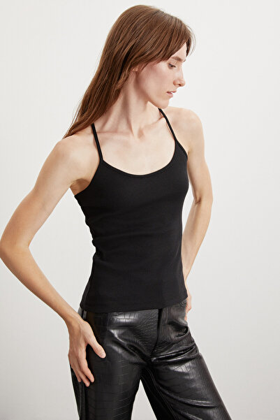 ETHIQUET Kristine Women's Cotton Ribbed Thick Textured Body Sitting Black Undershirt with Crew Neck Strap