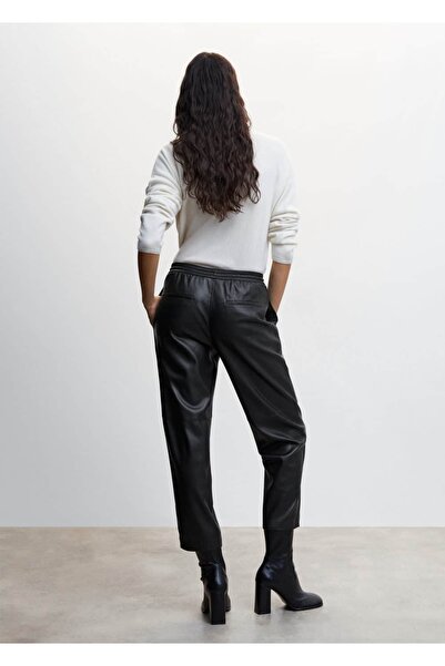 MANGO Woman Deri Görünümlü Beli Elastik Pantolon