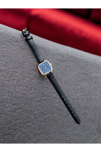 pullmarkt With Strap - Analog Wristwatch