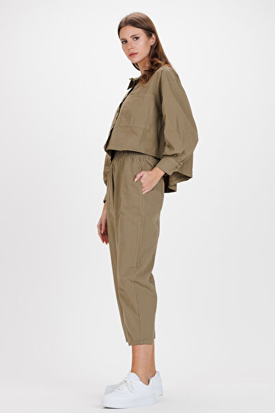 Ecrou Women's Khaki Large Double Pocket Oversize Crop Shirt