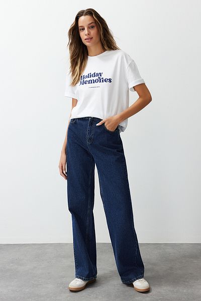 Trendyol Collection Tricou tricotat, 100% bumbac premium, cu imprimeu alb, tricotat relaxat/confortabil TWOSS24TS00178