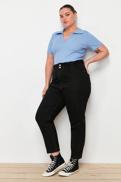 Trendyol Curve Anthrazitfarbene Mom-Jeans mit hoher Taille und elastischem Bund TBBSS22JE00009