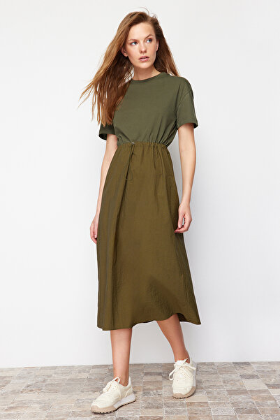 Trendyol Collection Detailní midi tkané šaty khaki A-line TWOSS24EL00447