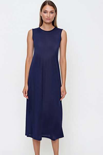 Aker Rochie cu mâneci zero și fustă interioară