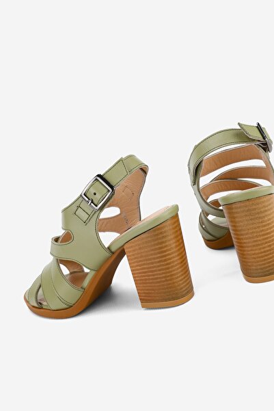 TUNAELLİ WOMEN'S GREEN GENUINE NATURAL LEATHER THICK HEEL STRAPPED SANDALS