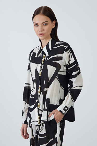 GİZİA Boncuklu Kordon Detaylı Siyah Desenli Gömlek