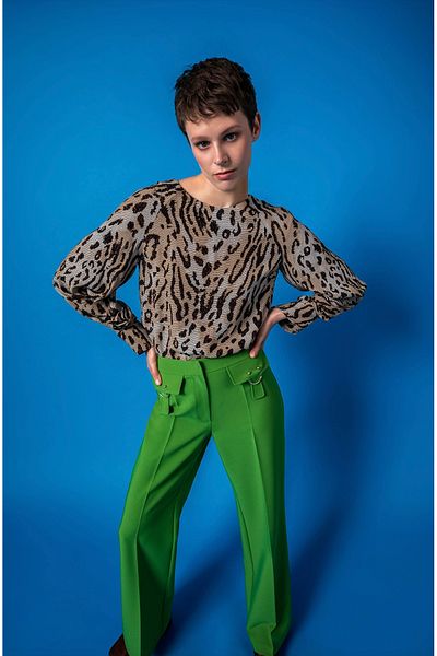 KAMEYA Leopard Patterned Low-Cut Blouse
