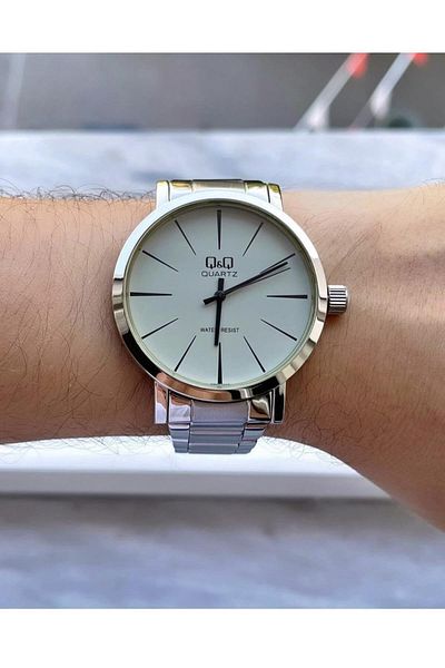 Q&Q Men's Metal Band Wristwatch