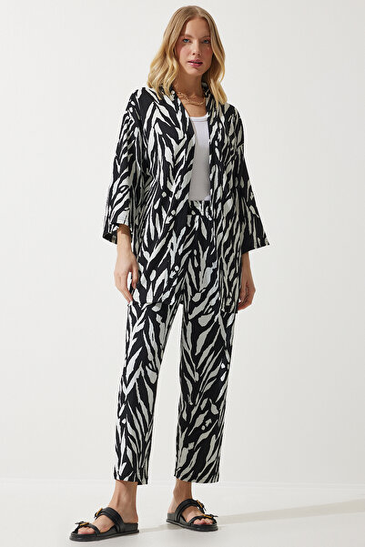 Happiness İstanbul Women's Black Patterned Kimono Trousers Knitted Set BY00054