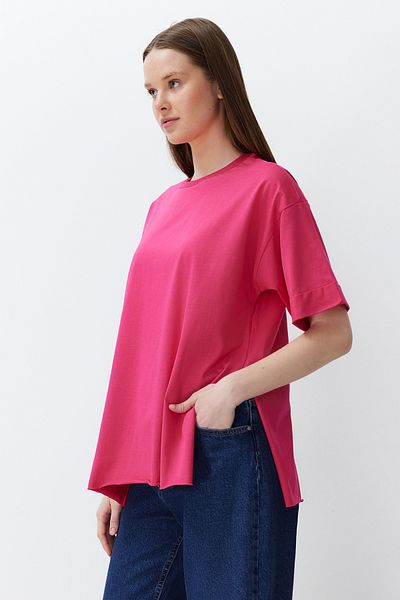 Trendyol Collection Rosa, 100 % Baumwolle, zweiarmig, asymmetrisches Boyfriend-Strick-T-Shirt TWOSS20TS0828