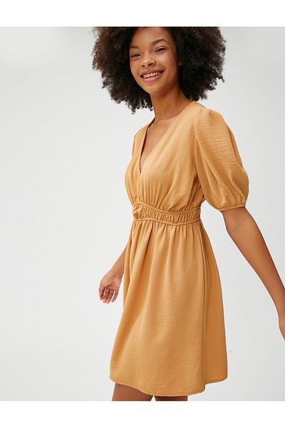 Koton Minikleid mit V-Ausschnitt, Ballonärmeln, geraffter Taille