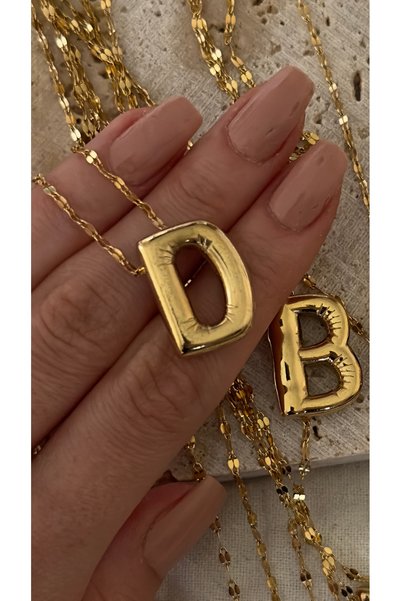Opia JEWELRY - قلادة من الفولاذ على شكل حرف D [46 سم]