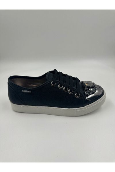 markapodium камінні шнурівки жінка чорні повсякденні туфлі