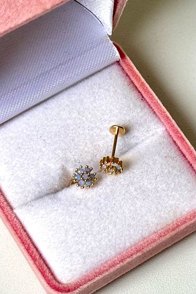 Doa Gold Stone Floral Pattern Helix and Tragus Piercing - 316L Surgical Steel