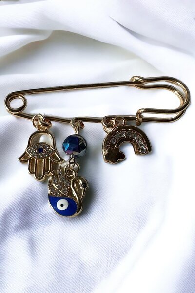 TAKIŞTIR Altın Renk Nazar Boncuğu Detaylı Karışık Figürlü Broş