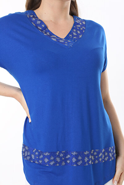 Şans Women's Large Size Saxe Stone Detailed V-Neck Short Sleeve Blouse 65N37673