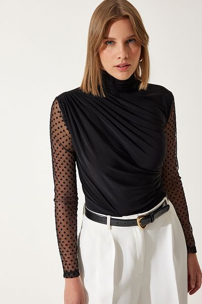 Happiness İstanbul Schwarze, gepunktete, geraffte Strickbluse für Damen mit Spitzenärmeln FF00163