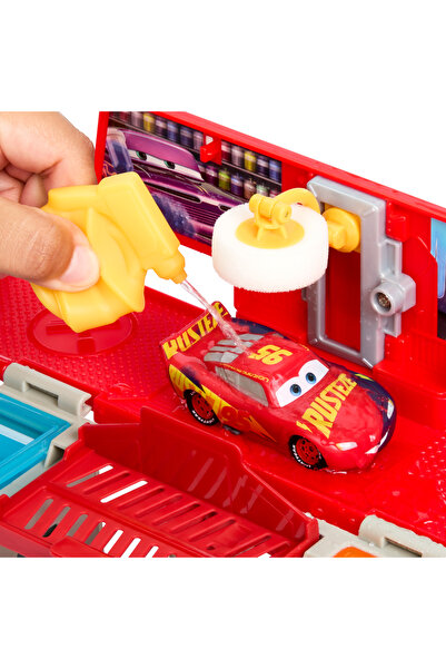 Disney Mattel Cars Mack Tır - Renk Değişimi Eğlencesi Oyun Seti 1 adet oyuncak araba ve aksesuarlar HPD82