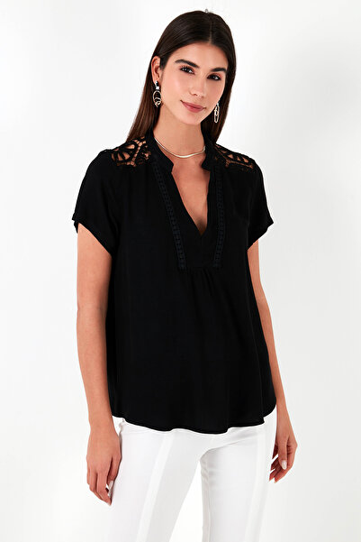 Lela Guipure Detailed 100% Cotton Regular Fit V-Neck Blouse BLUZ 611BZ0286