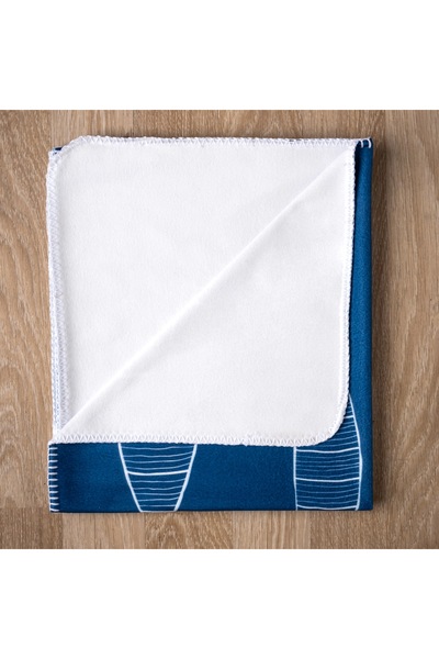 The Lucid Lab Fishes Navyblue / Marine Fleece Shawl