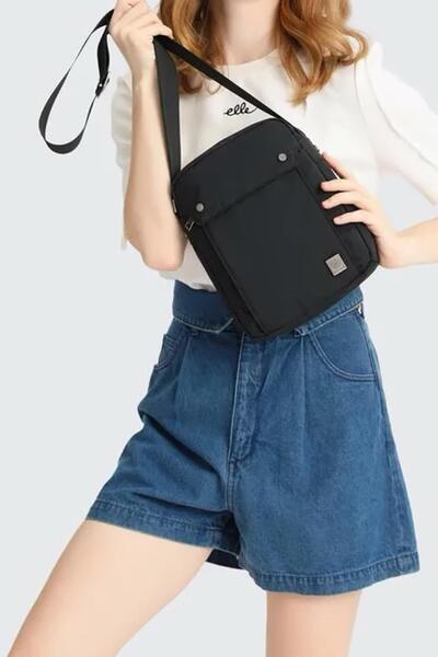 SMART BAGS حقيبة ماسنجر للجنسين من سمارت باجز 2022-8700 باللون الأسود