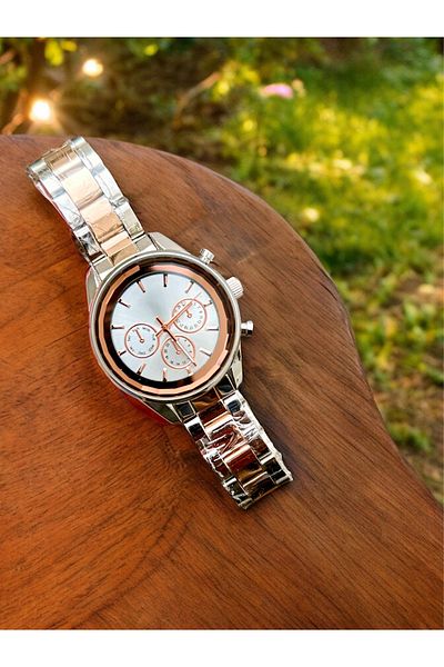pullmarkt Women's Wristwatch - Stylish and Functional Design