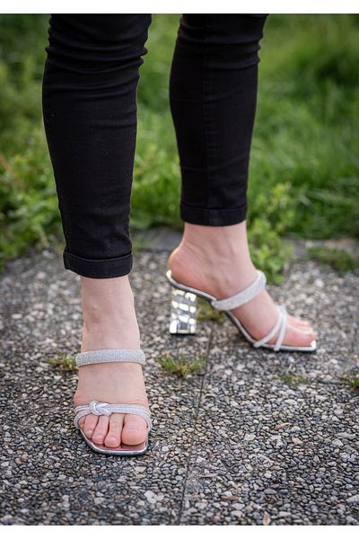 ZERDALİFE Women's Silver Knot Stoned Transparent Heeled Slippers
