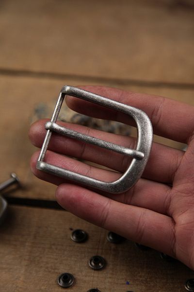 New Coast Leather 1900's Αγκράφα ζώνης από ακατέργαστο μέταλλο σε ασημί χρώμα