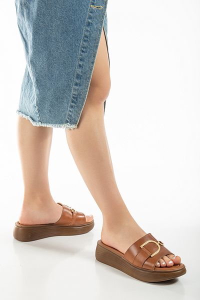 SANDALİ WOMEN'S GENUINE LEATHER TAN COLORED BUCKLE PADDED SOLE POLY SLIPPERS