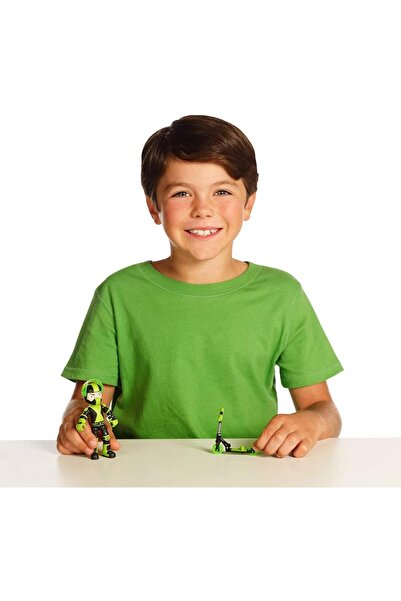 Ben 10 Rustbuggy Figür Ve Scooter Ben43100