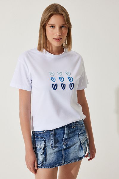 Happiness İstanbul Weißes Damen-T-Shirt aus Baumwolle mit Herzstickerei MP00026