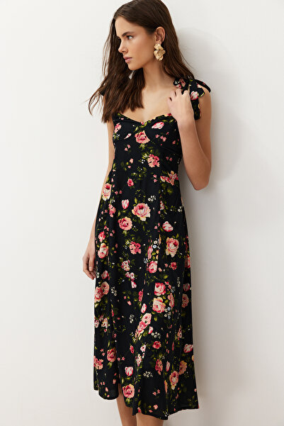 Trendyol Collection Černé květinové viskózové midi tkané šaty A-line TWOSS24EL00714