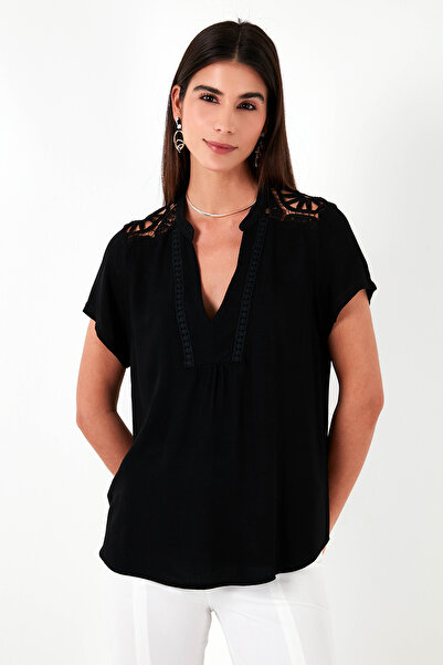 Lela Guipure Detailed 100% Cotton Regular Fit V-Neck Blouse BLUZ 611BZ0286