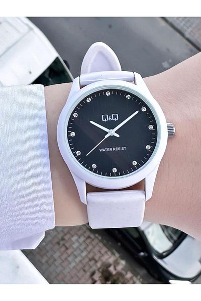 Q&Q Women's Waterproof Plastic Cord Wristwatch