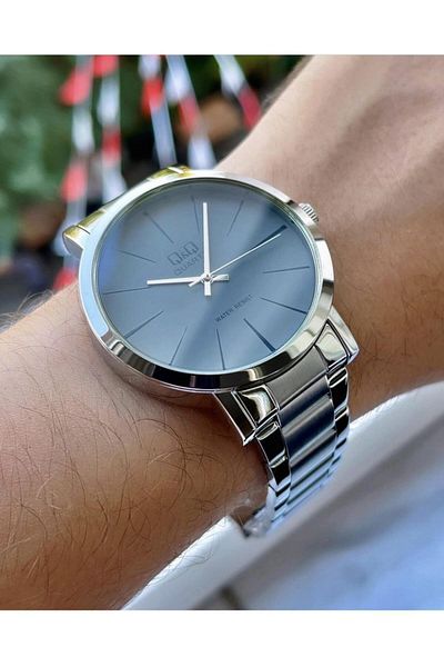 Q&Q Men's Metal Band Wristwatch