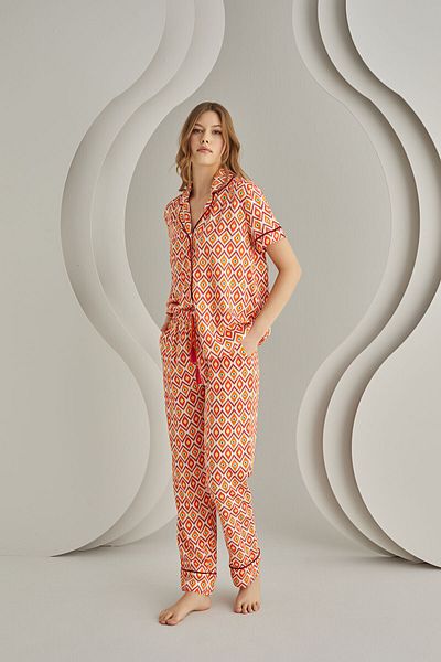 NBB 100% viscoză, imprimeu Cosmos, mânecă scurta, nasturi in fata, guler cămașă, set pijamale damă portocaliu
