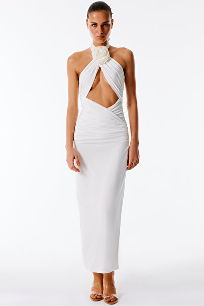 Love On Friday Rosanna Rose Detailed Low-cut Long Evening Dress (white)